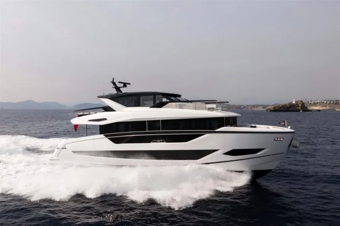 Sunseeker 82 Ocean Enclosed