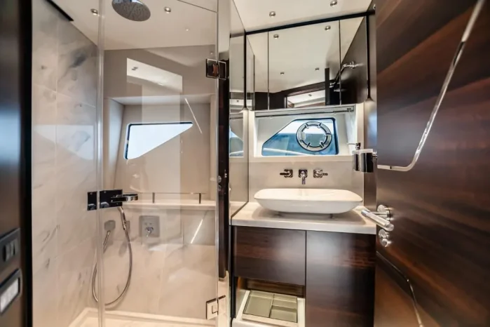 Sunseeker Predator 65